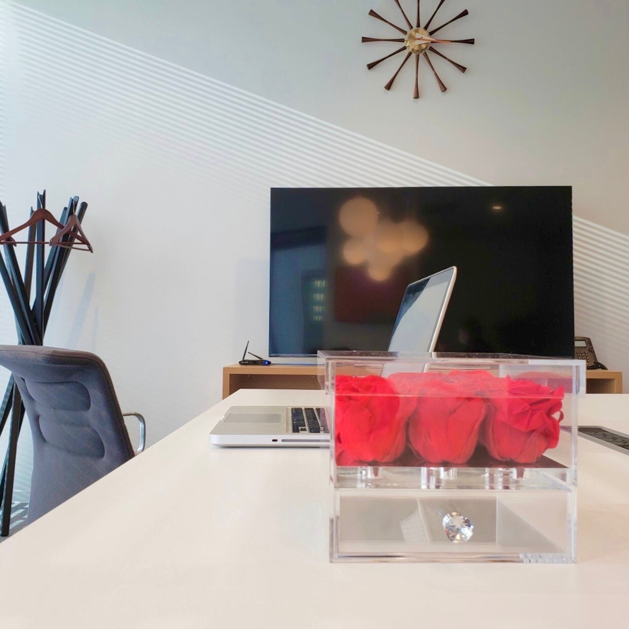 デスクドレッサー レッド 取手付き | Splendid you